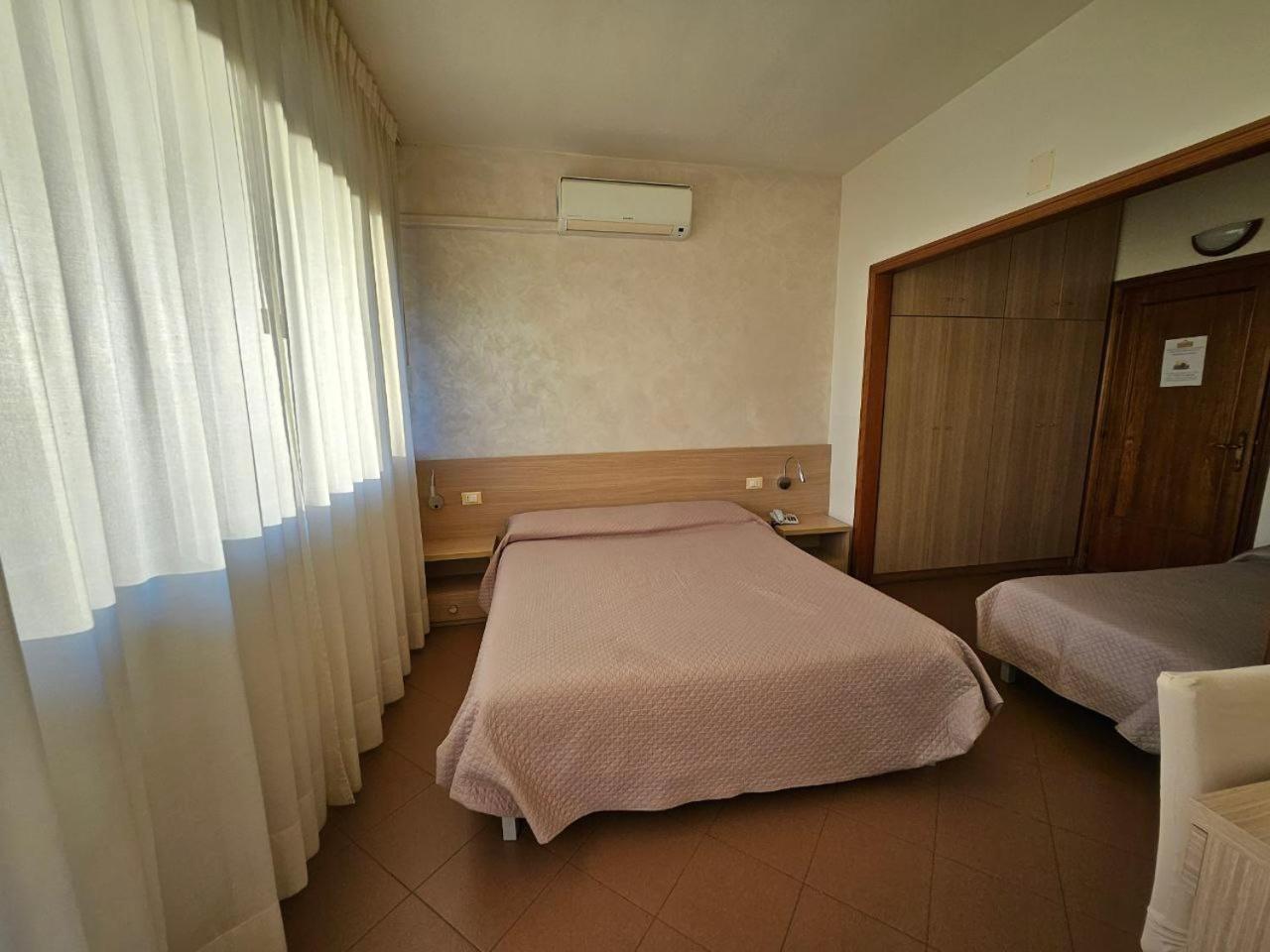 Albergo Nyers Perugia Kültér fotó