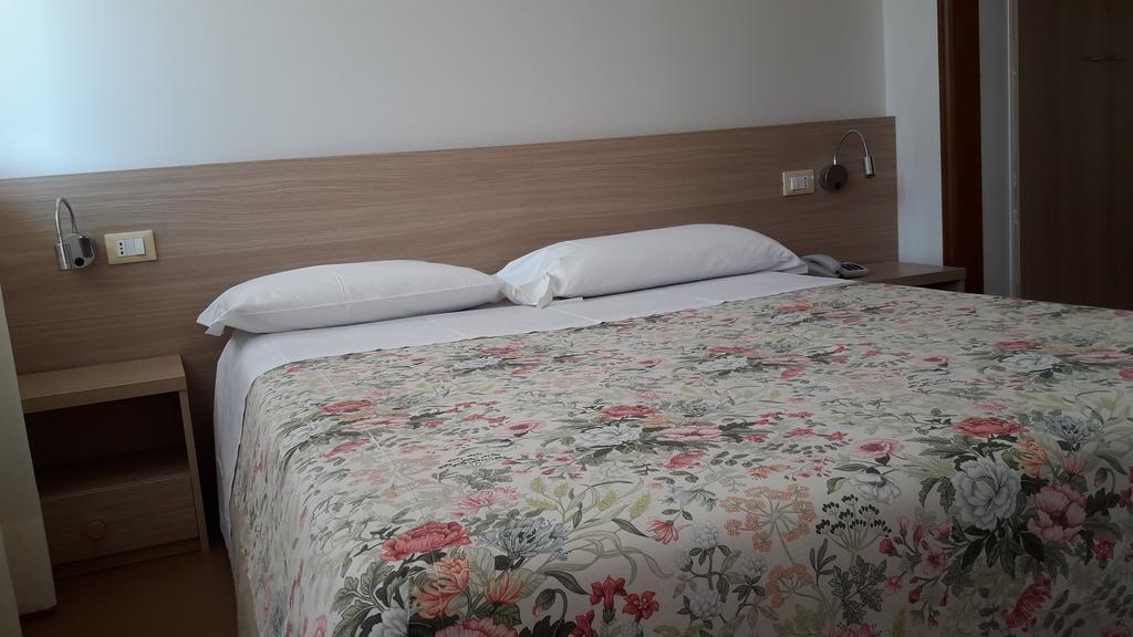 Albergo Nyers Perugia Kültér fotó
