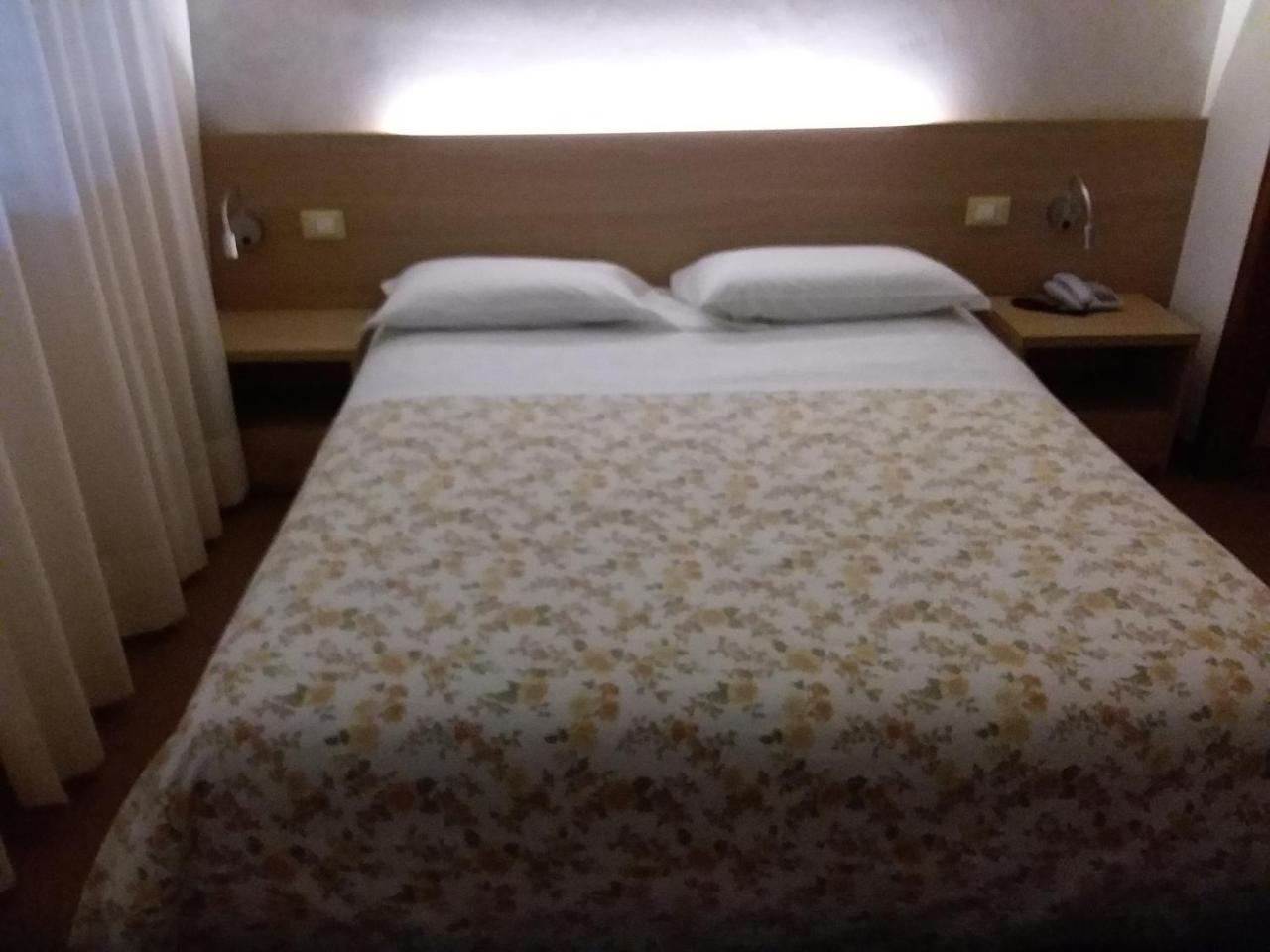 Albergo Nyers Perugia Kültér fotó