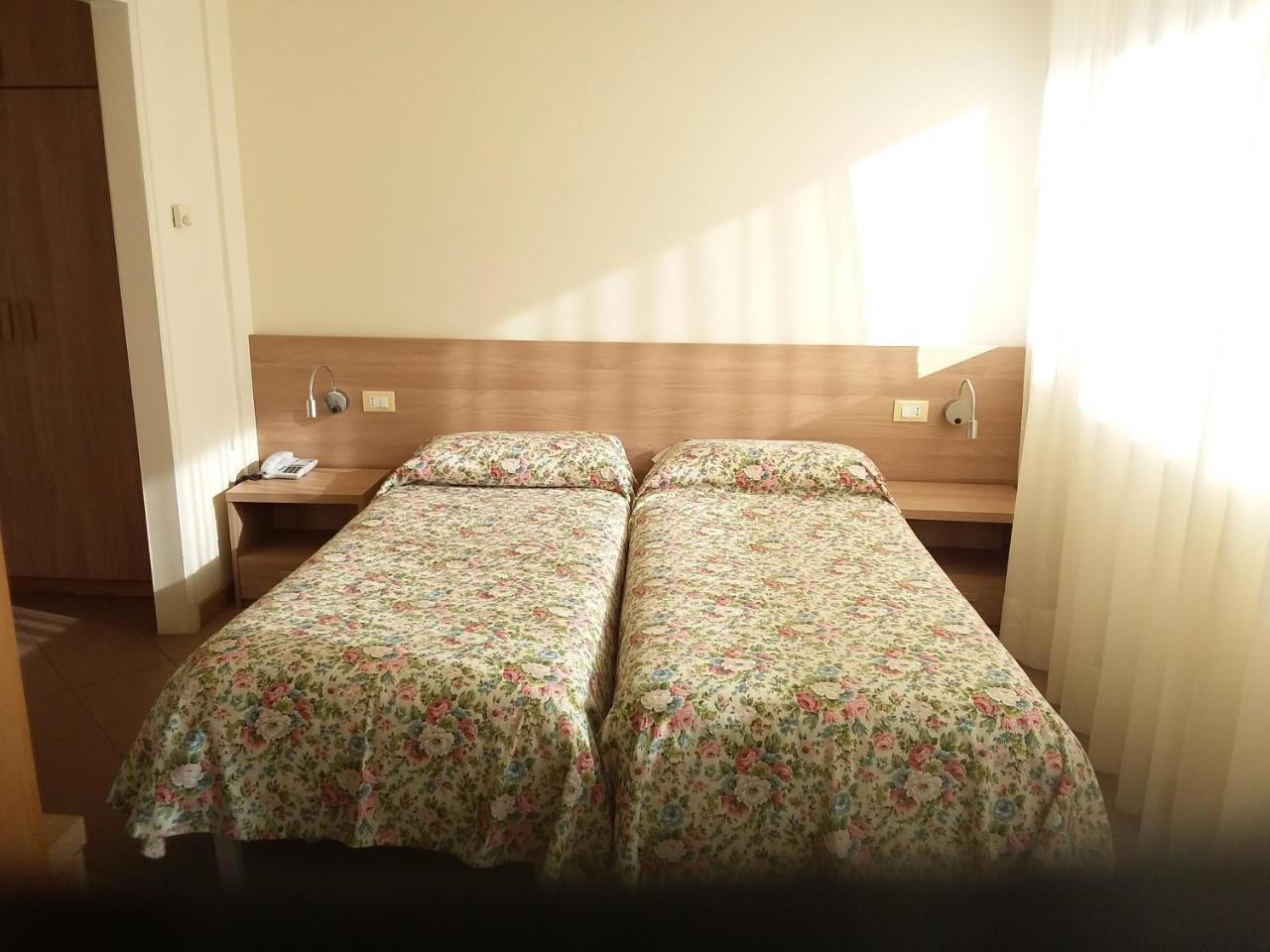 Albergo Nyers Perugia Kültér fotó