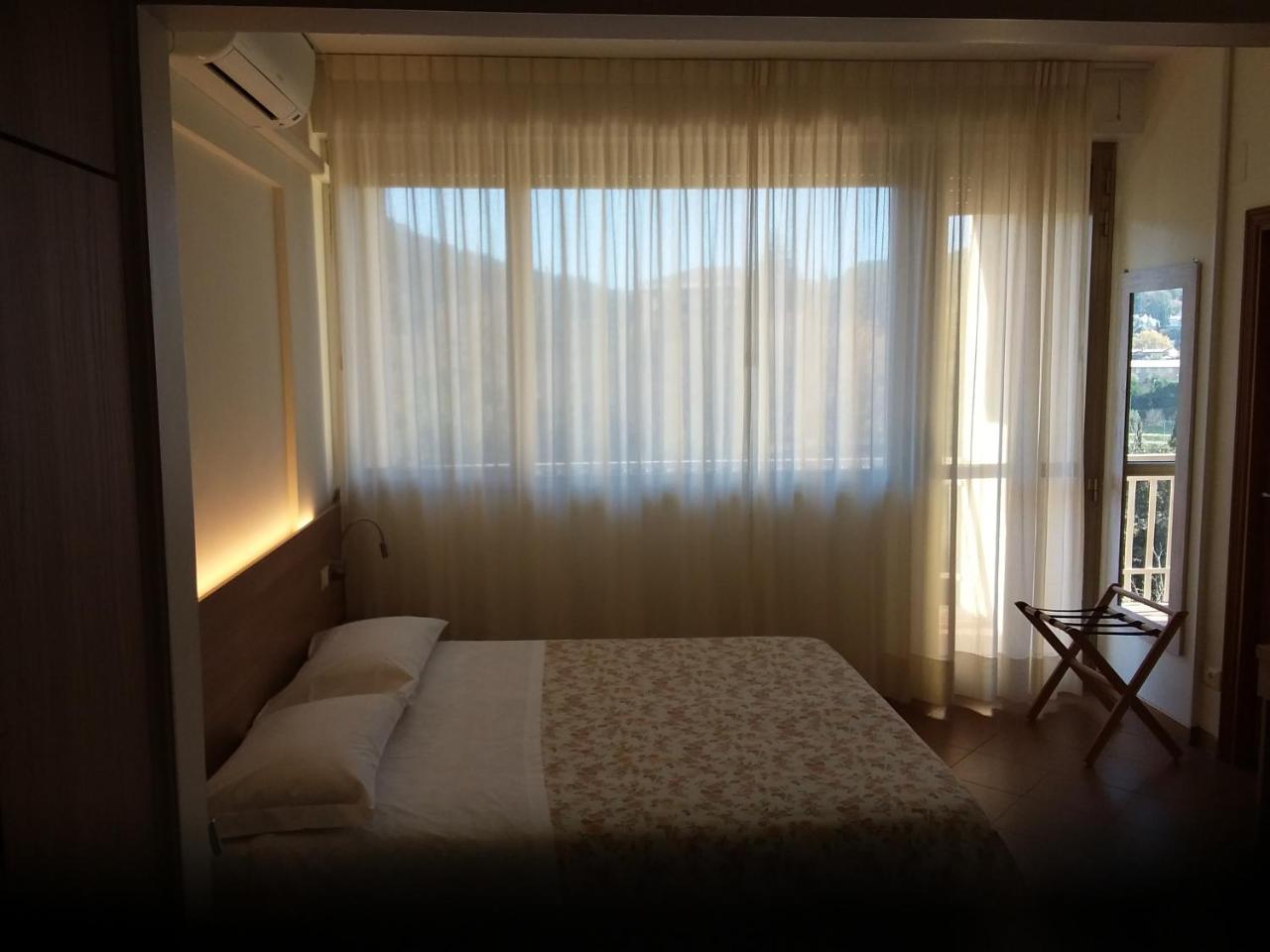 Albergo Nyers Perugia Kültér fotó