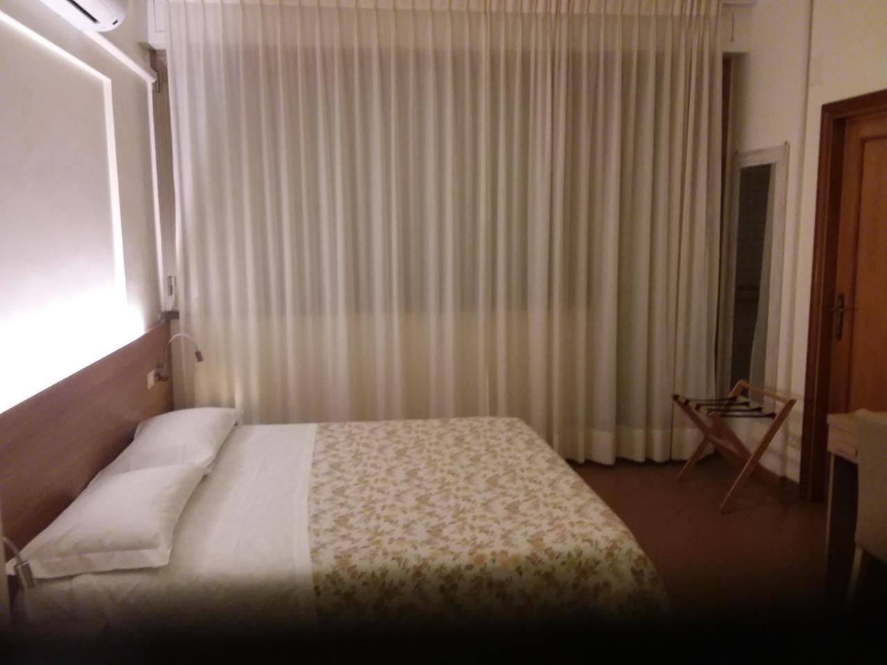 Albergo Nyers Perugia Kültér fotó