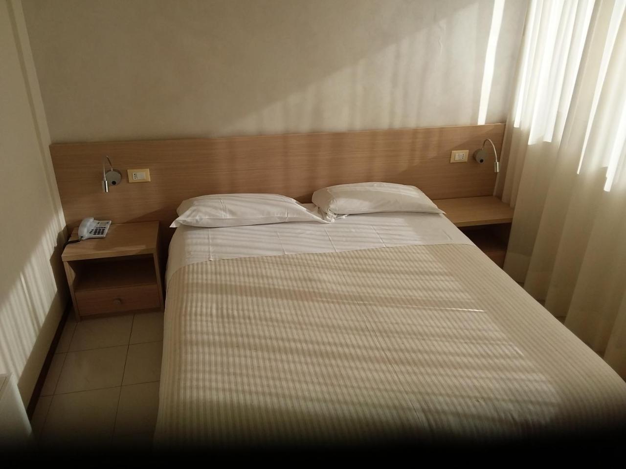 Albergo Nyers Perugia Kültér fotó