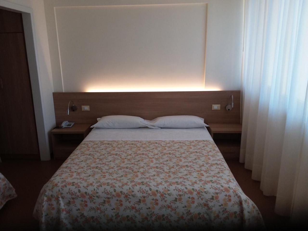 Albergo Nyers Perugia Kültér fotó