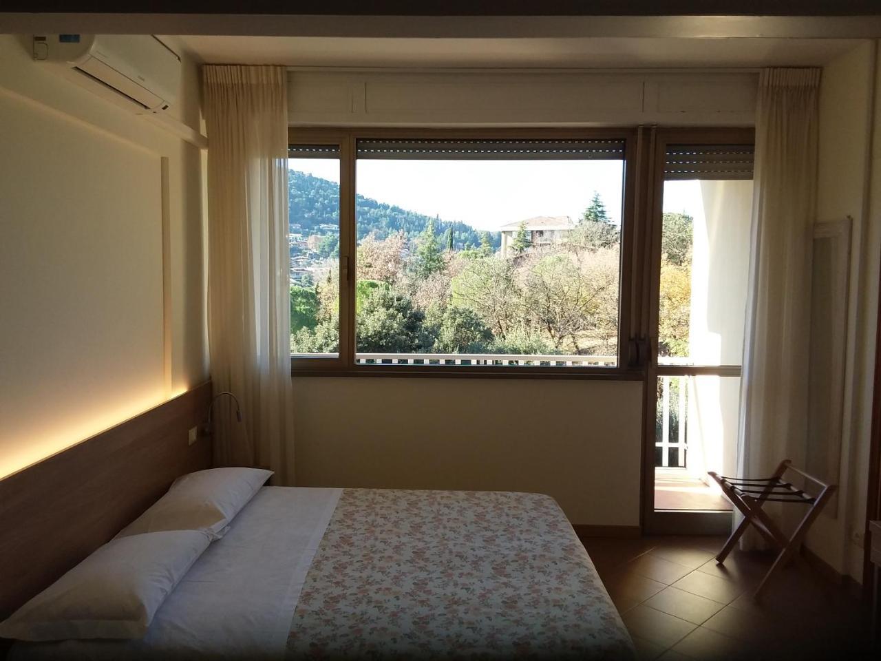 Albergo Nyers Perugia Kültér fotó