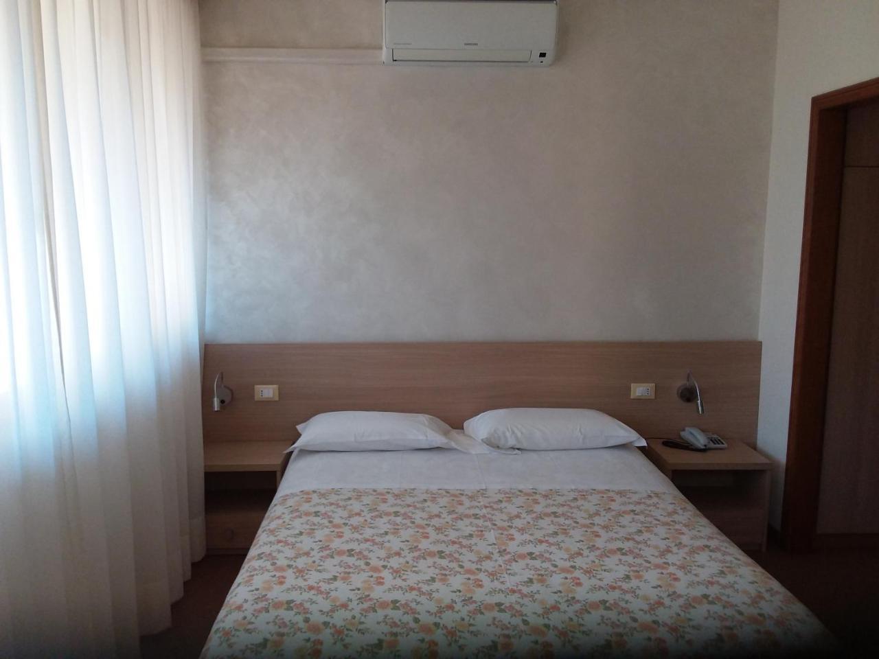 Albergo Nyers Perugia Kültér fotó