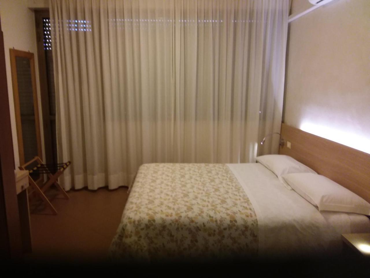 Albergo Nyers Perugia Kültér fotó